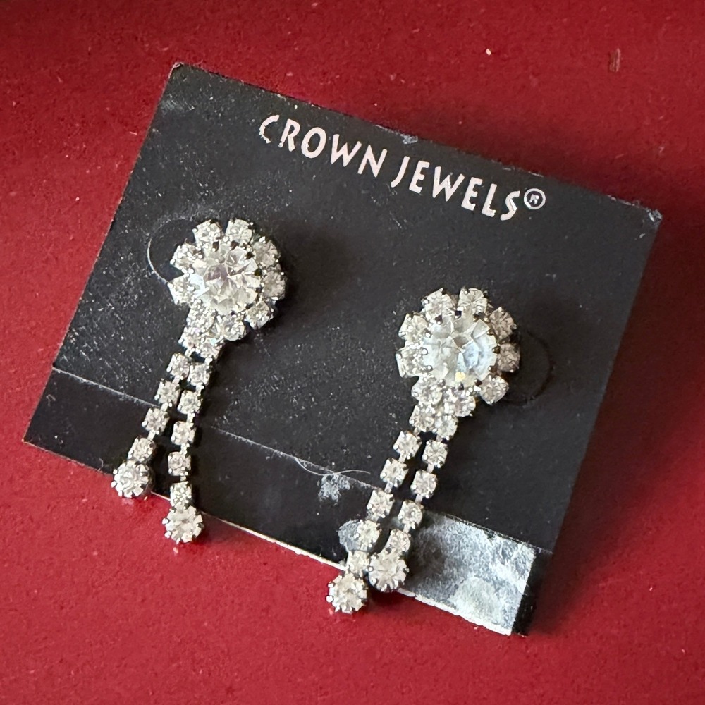 Vintage Crown Jewels Rhinestone Drop Dangle Earrings‎ Silver Tone Original Card